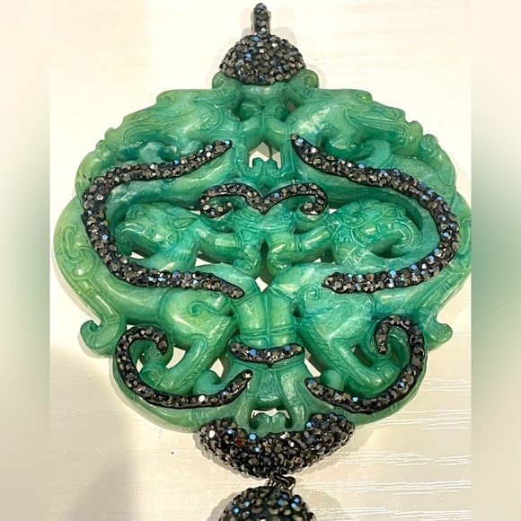 Jewelry - Vintage Green Jade Dragon Pendant Tasssle w Black Rhinestone Embellishments